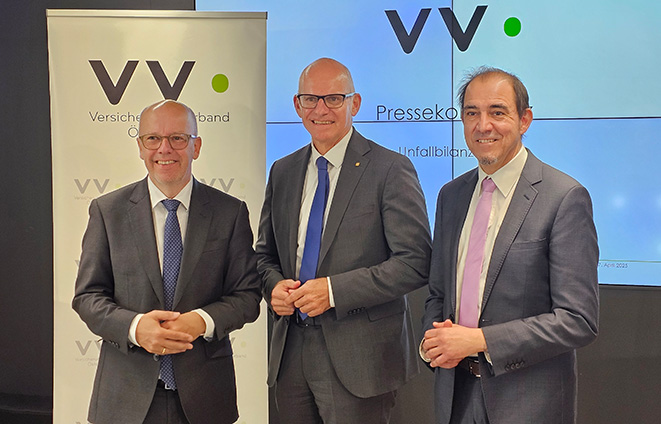 Gemeinsame Pressekonferenz von VVO und KFV: v.l.n.r. Christian Eltner und Ralph Müller (VVO), Christian Schimanofsky (KFV). Bild: VJ