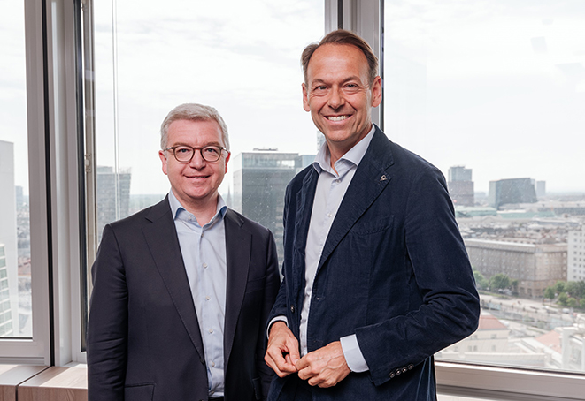 Michael Höllerer (Generaldirektor Raiffeisen-Holding NÖ-Wien) und Andreas Brandstetter (CEO Uniqa). (Bild: Niklas Stadler)