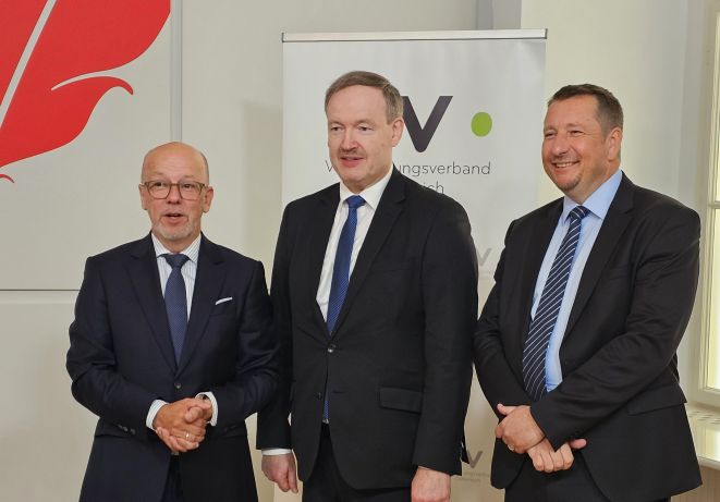 VVO-Generalsekretär Christian Eltner, Christian Helmenstein (Economica) und VVO-Präsident Gregor Pilgram (v.l.n.r.). Bild: VJ
