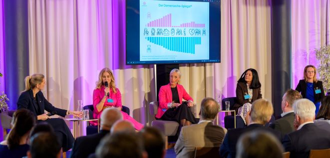 Podiumsdiskussion über Frauen im Vertrieb beim Insurance Forum Austria (Bild: Thomas Magyar)