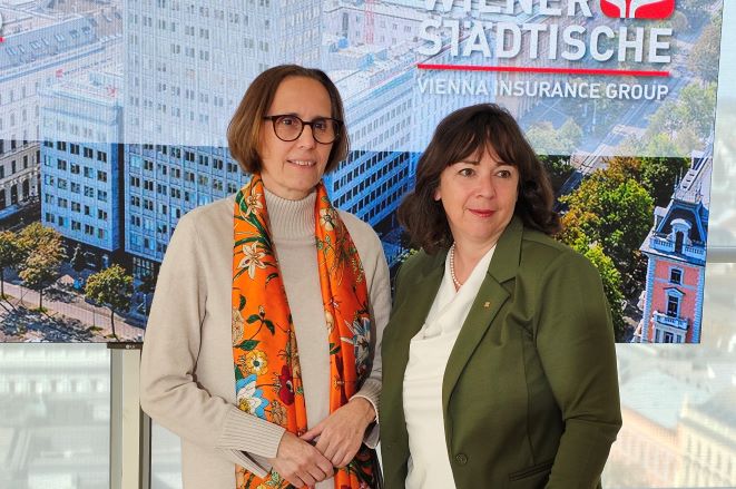 Studienautorin Gabriele Reithner (links) und Wiener-Städtische-Vorstandsdirektorin Doris Wendler präsentierten die Kfz-Umfrage 2026 (Bild: VJ)