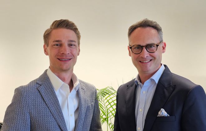 Im Gespräch mit dem VersicherungsJournal: Wefox-Geschäftsführer Stephan Ehrenfeldner (links) und Florian Weikl (Bild: VJ) Im Gespräch mit dem VersicherungsJournal: Wefox-Geschäftsführer Stephan Ehrenfeldner (links) und Florian Weikl (Bild: VJ)