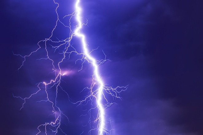 Blitz (Bild: Felix Mittermeier)