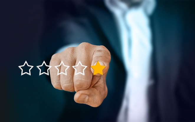 Kundenbewertung mit einem Stern (Bild: Gerd Altmann/Pixabay)