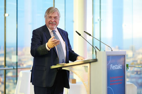 Festredner Karel Van Hulle (Bild: Sabine Klimpt/Lichtblick KG)