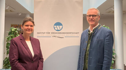 Die neue IVW-Generalsekretärin Toril Fosen und Othmar Nagl, IVW-Vorstandsvorsitzender und Generadlirektor der Oberösterreichischen Versicherung (Bild: Institut für Versicherungswirtschaft)