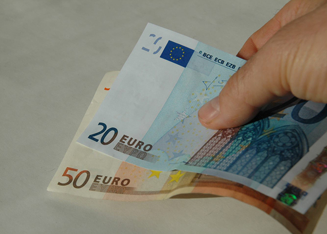 Euro-Baknoten (Bild: AdobeStock/Klaus-Uwe-Gerhardt)