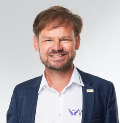 Der Autor: Jürgen E. Holzinger, Obmann des Vereins Chronischkrank (Bild: Mathias Lauringer) Der Autor: Jürgen E. Holzinger, Obmann des Vereins Chronischkrank (Bild: Mathias Lauringer)