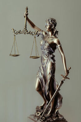 Justitia (Bild: Tingey Injury Law Firm) Justitia (Bild: Tingey Injury Law Firm)