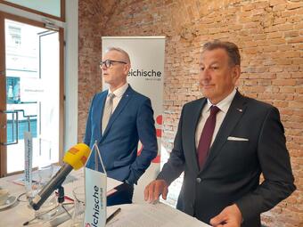 Generaldirektor Othmar Nagl und Landesdirektor Otmar Lankmaier (Bild: Oberösterreichische Versicherung)