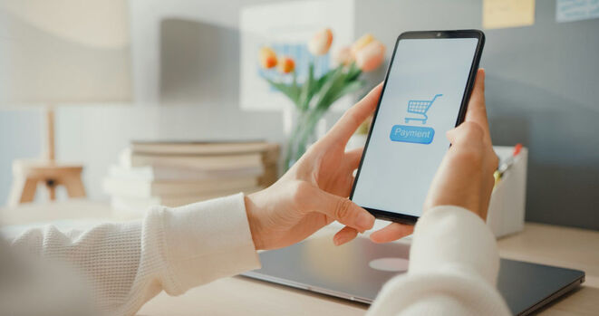 Bezahlung am Smartphone (Bild: Getty Images/Unsplash) Bezahlung am Smartphone (Bild: Getty Images/Unsplash)