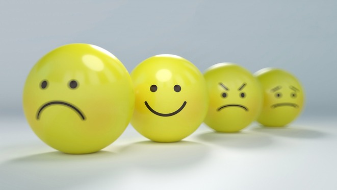Smileys (Bild: Gino Crescoli/Pixabay)