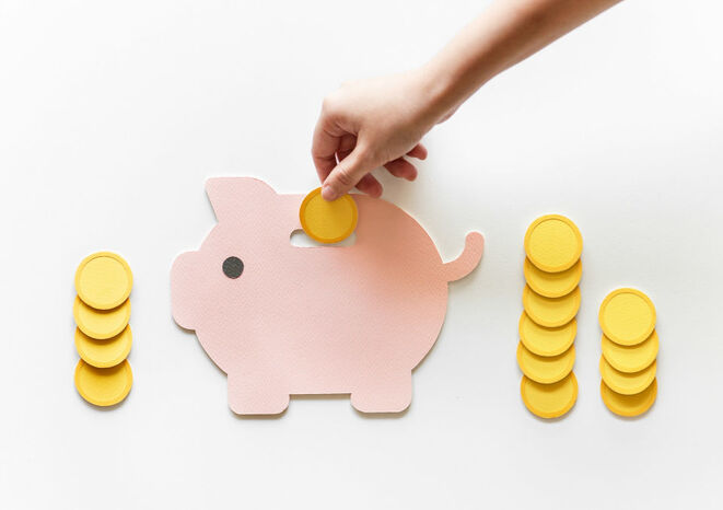 Sparschwein und Münzen (Bild: Curated Lifestyle/Unsplash) Sparschwein und Münzen (Bild: Curated Lifestyle/Unsplash)