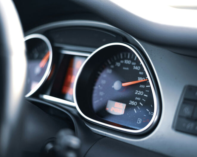 Tachometer (Bild: Frames for your heart/Unsplash)