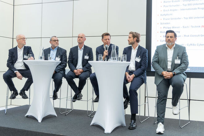 V.l.n.r.: Paul Schuster, Rainer Erasim, Franz Verdorfer, Erich Köpke, Bernhard Payer und Michael Ganzwohl (Bild: Donau/APA-Fotoservice/Tanzer)