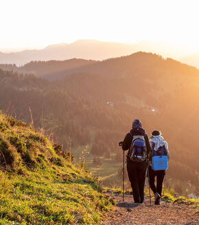 Bergwanderung (Bild: Steven Weirather/Pixabay)